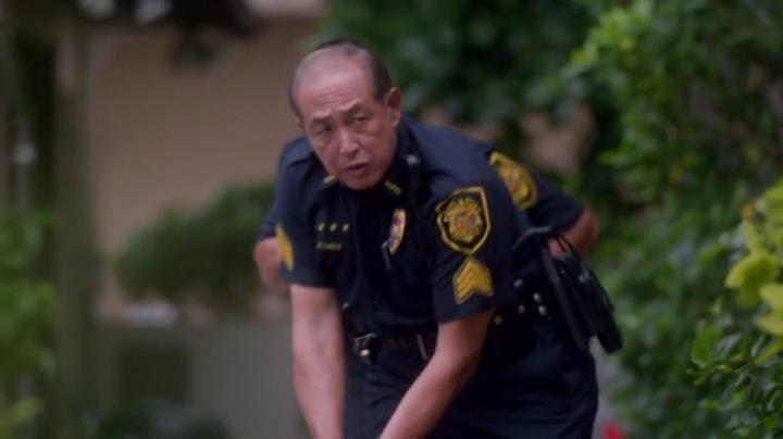 Hawaii 4-12[18-40-21]